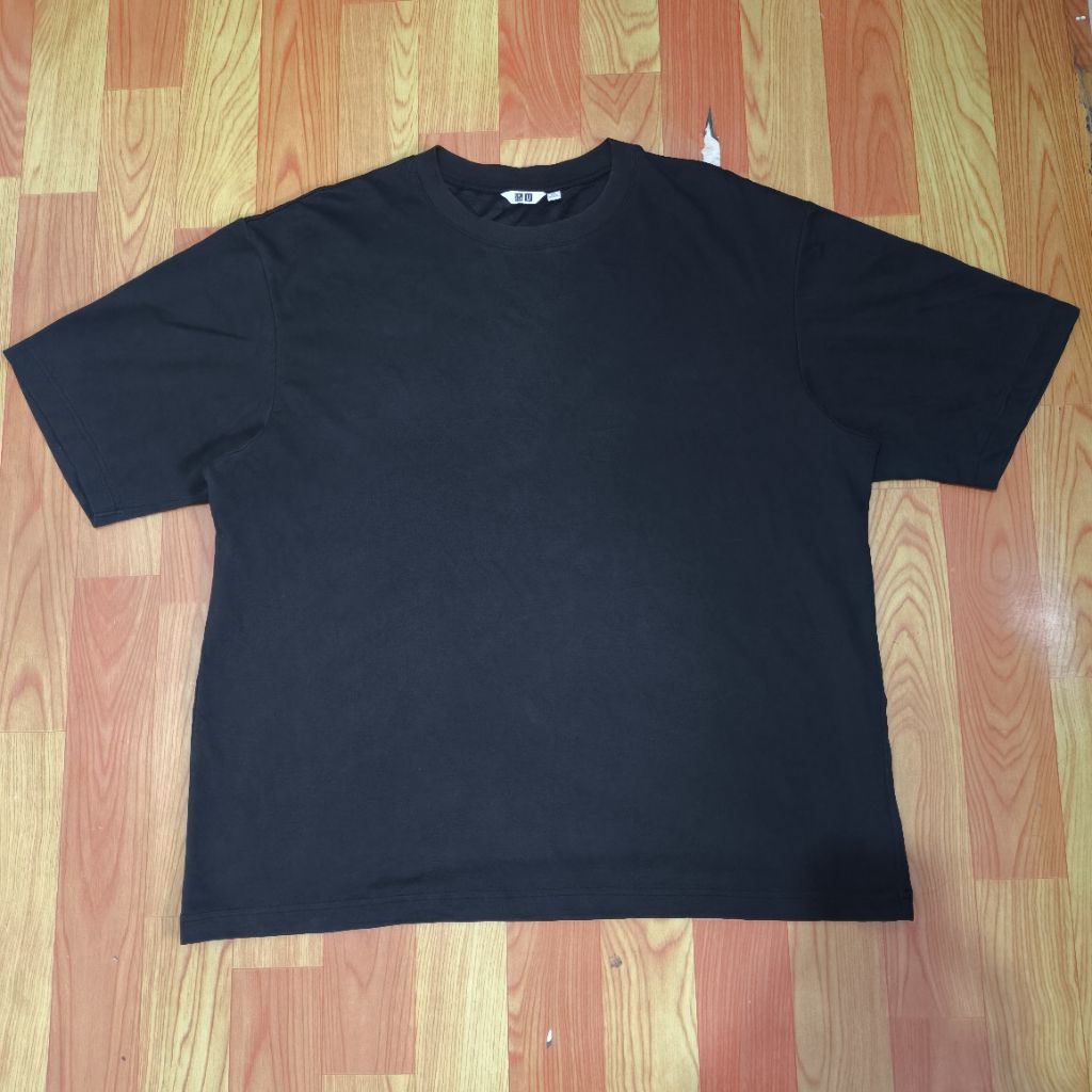 Kaos Uniqlo Airism Preloved