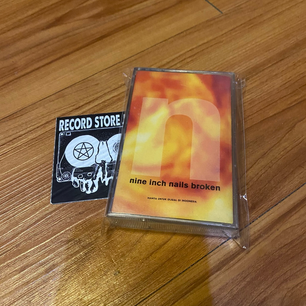 kaset NIN / Nine inch nails - broken