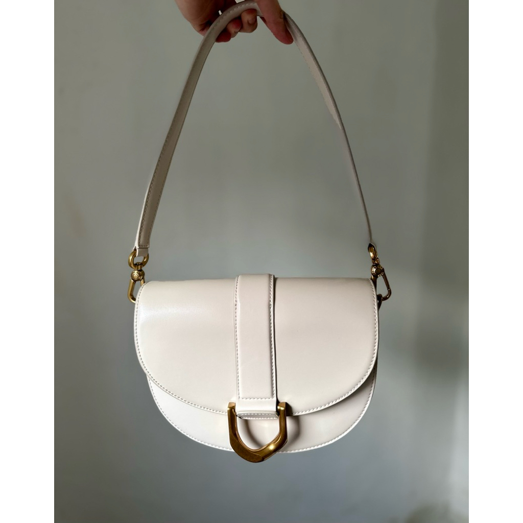 Preloved Charles & Keith -Gabine Saddle Bag Pearl White
