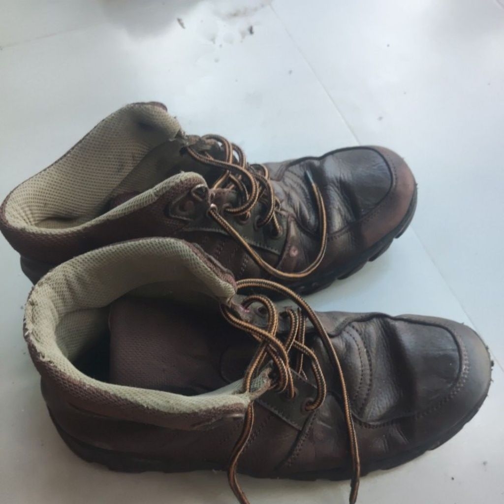 sepatu boots kulit bekas zise 41.5 insole 265
