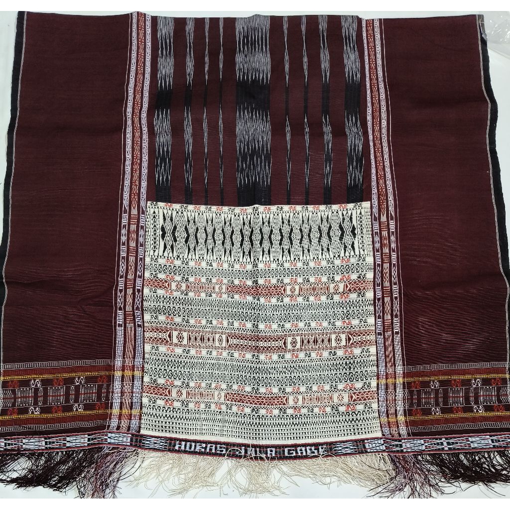 Ulos ragi hidup/pinuncaan tenun tangan pakaian adat Batak toba