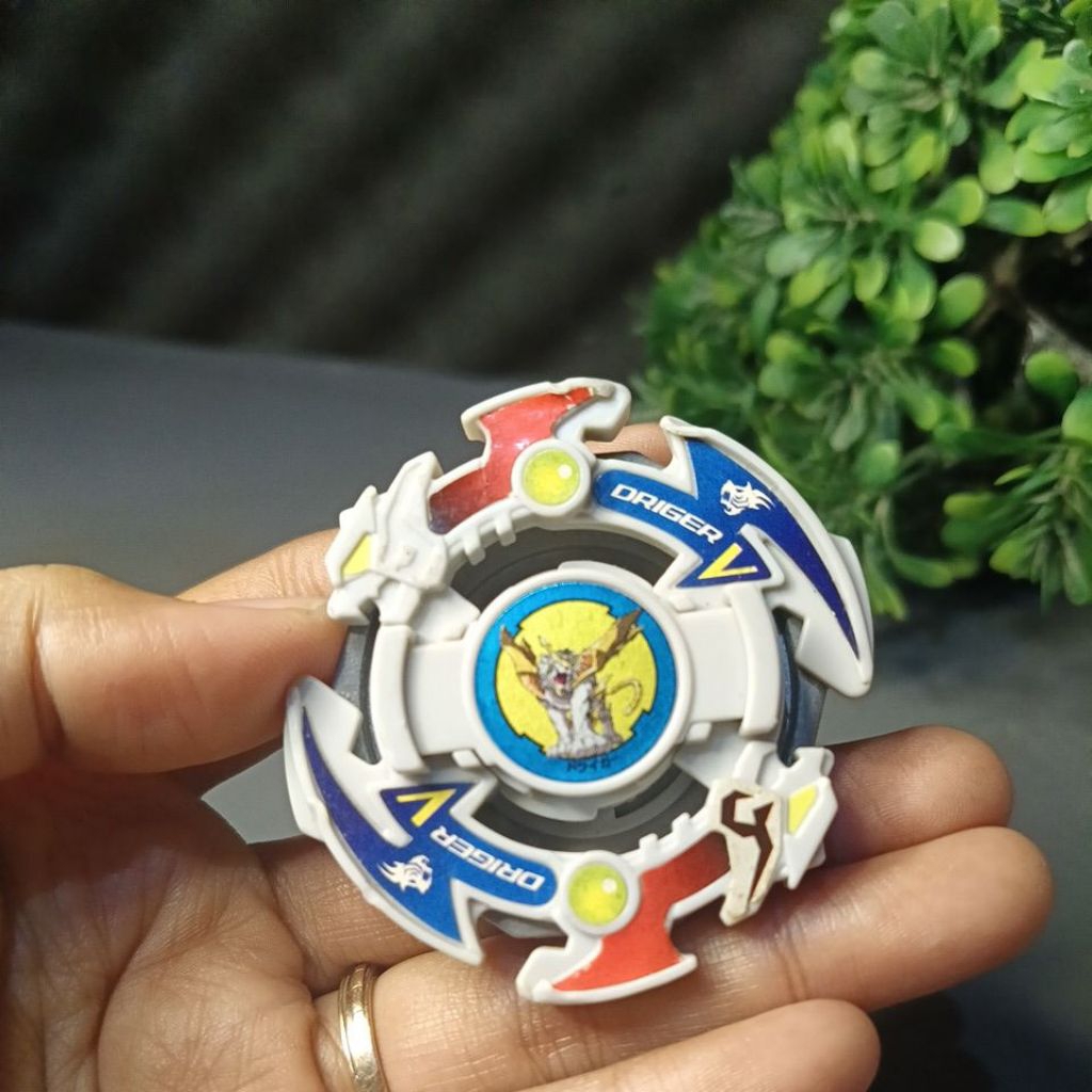 Beyblade bakuten Driger V