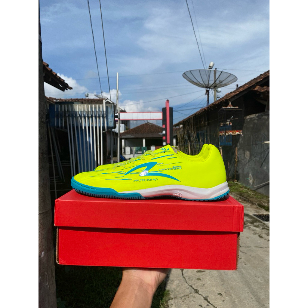 lightspeed reborn safety yellow kanan 42 kiri 43