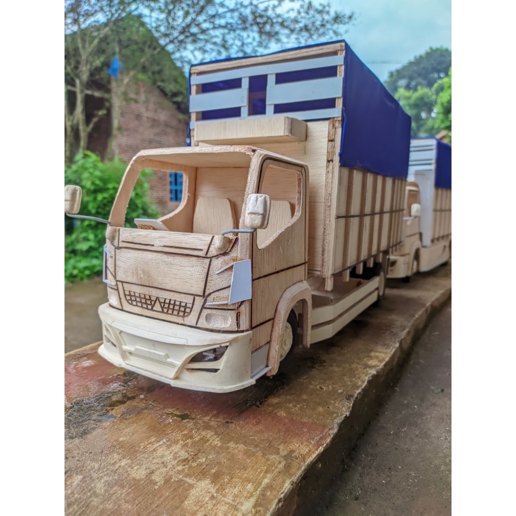 miniatur truk canter herex sumatera terpal kotak skala 1:14 free palet