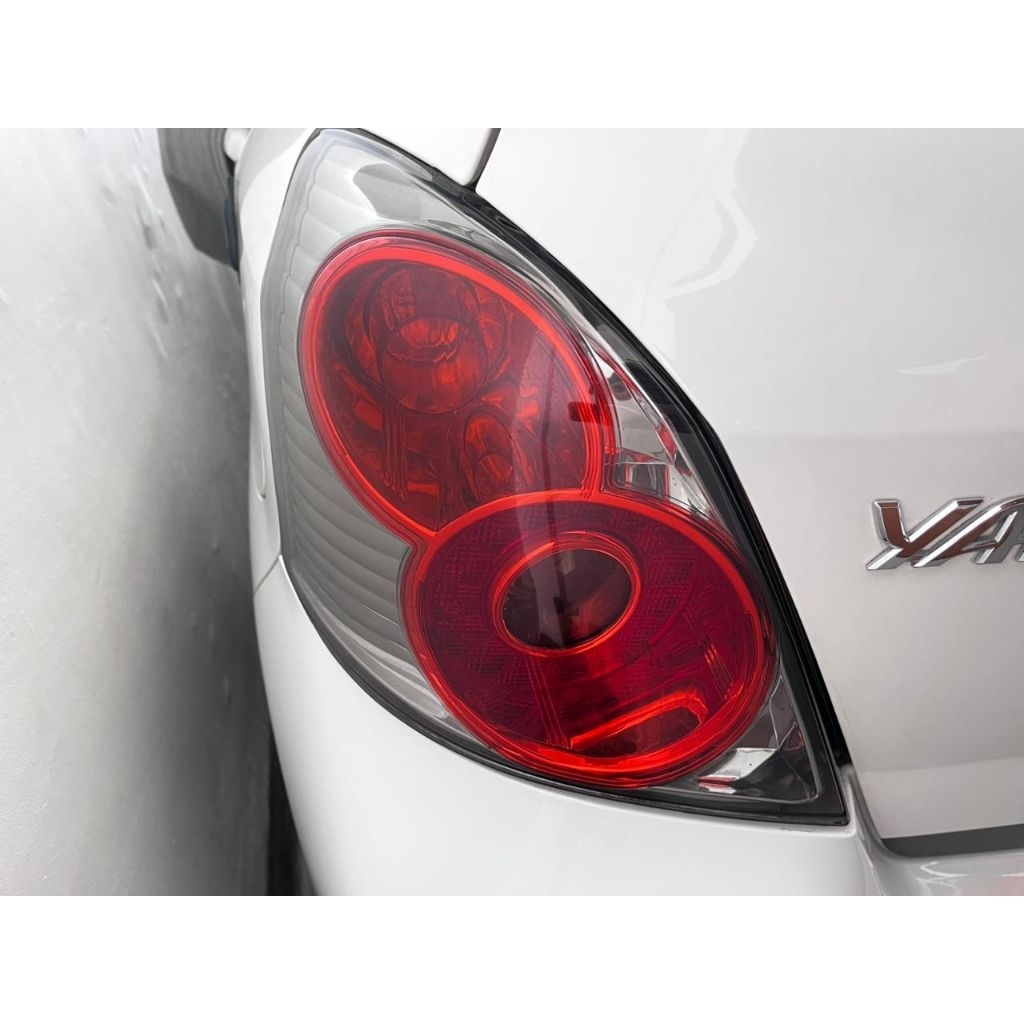 Stoplamp albino yaris 2012