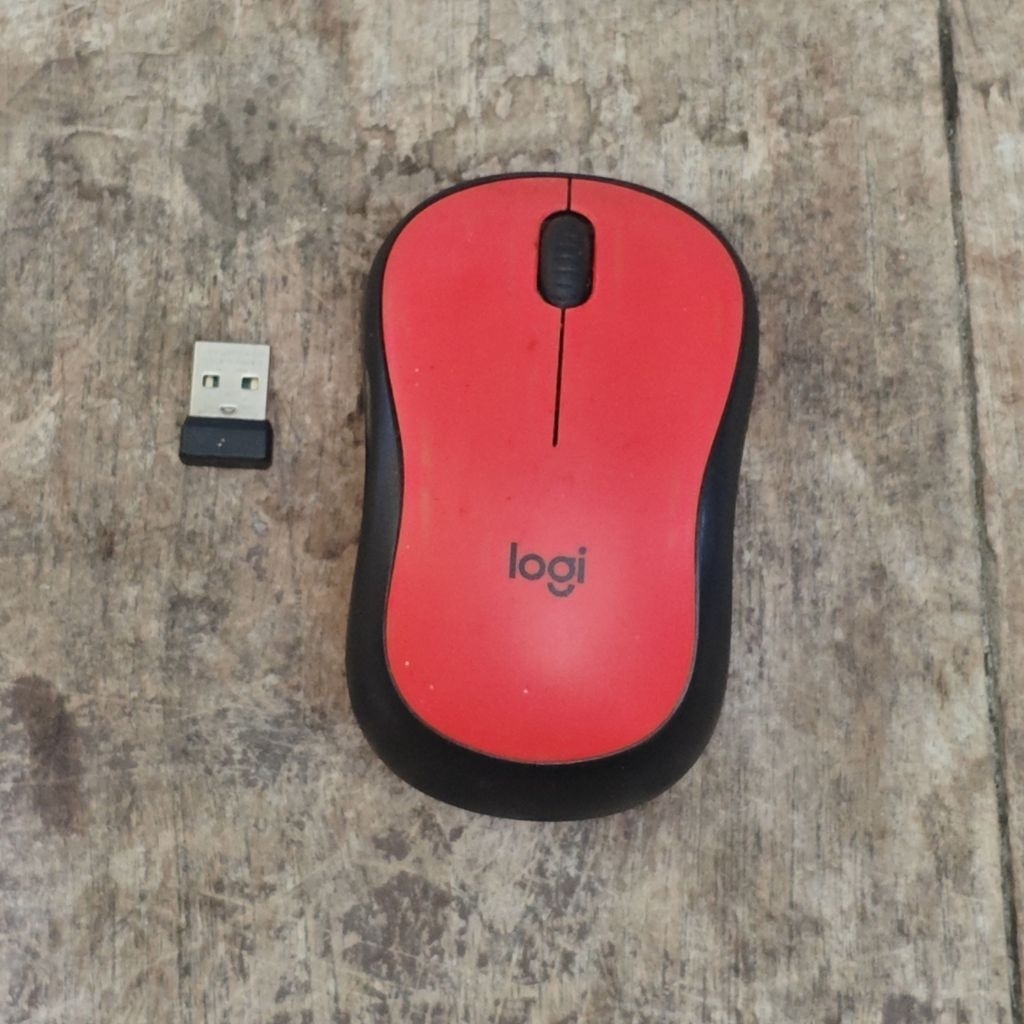 Mouse SILENT Logitech (Wireless) M221 [Bekas]