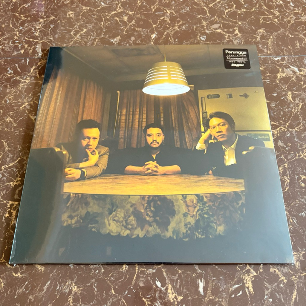 Vinyl Perunggu Memorandum