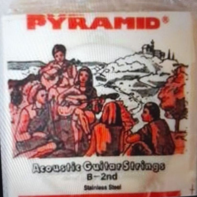 Senar gitar akustik pyramid