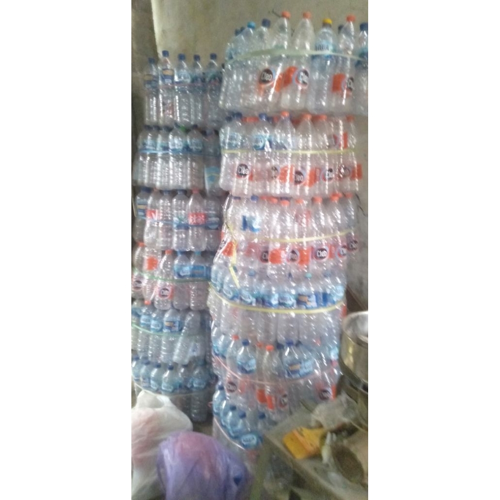 botol kosong bekas air mineral aqua 600ml 1500ml