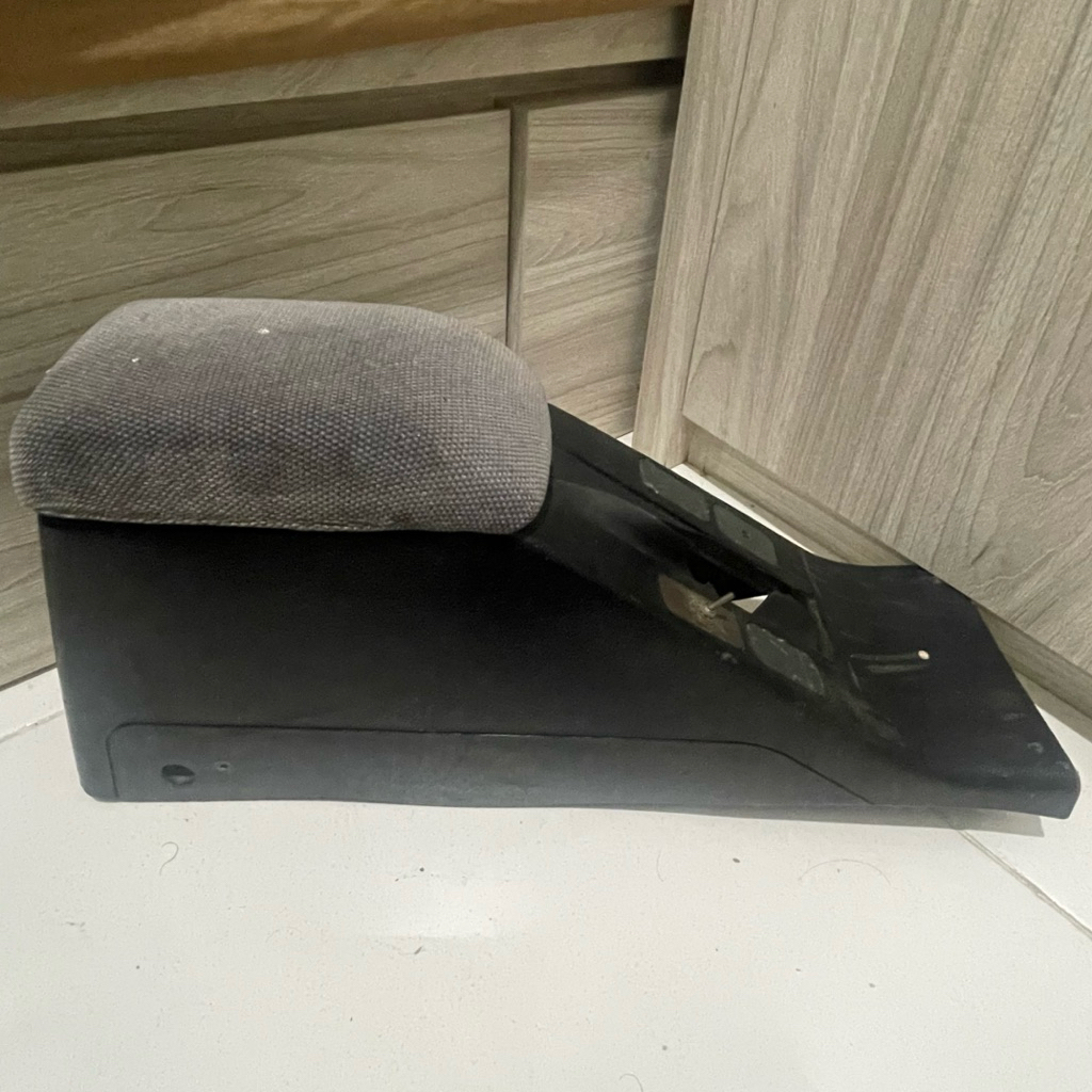 Arm Rest Console Tengah Honda Accord Maestro 4WS Original