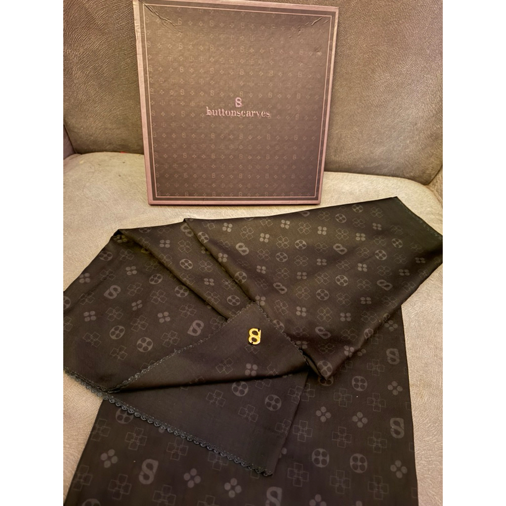 Buttonscarves Monogram Caviar Preloved