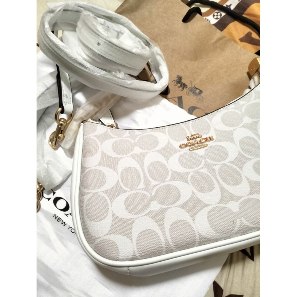 Preloved Coach Teri Shoulder Bag - White