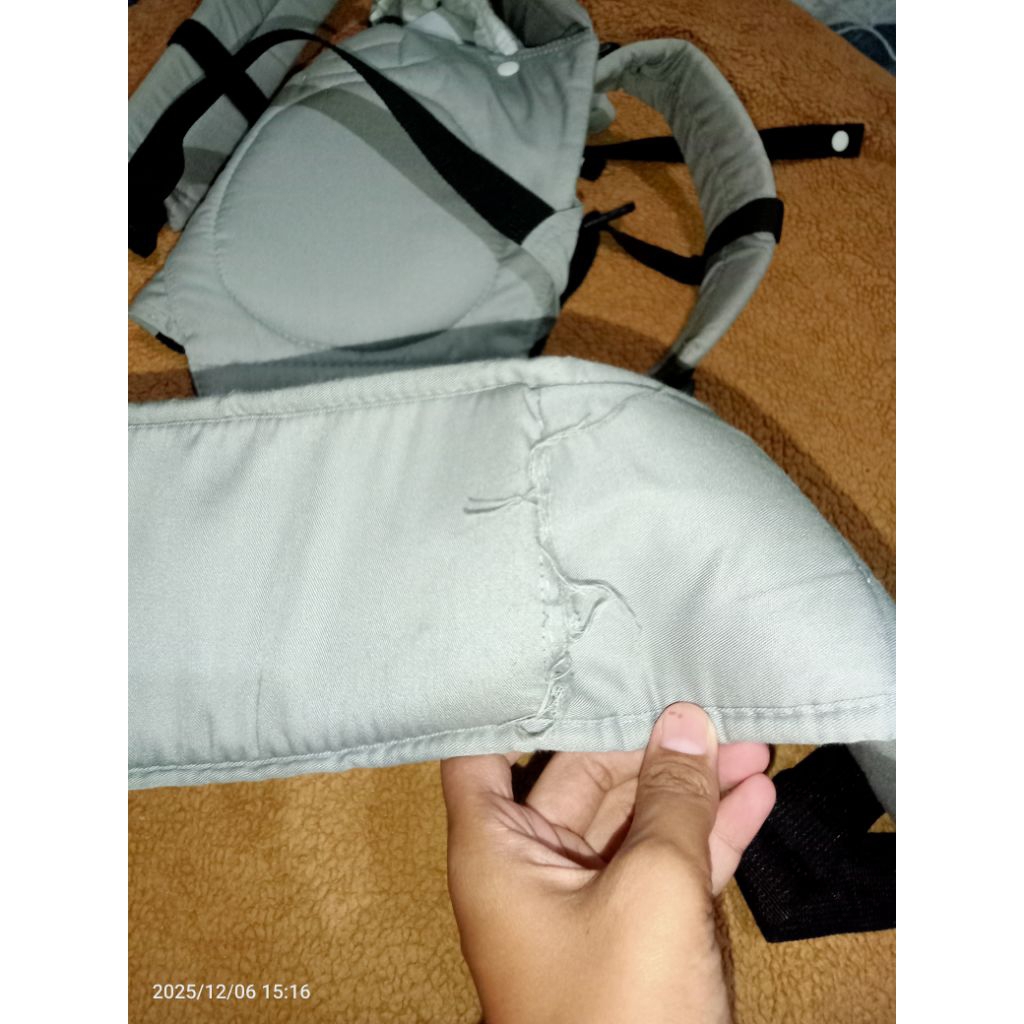 GENDONGAN HIPSEAT BABY LEON