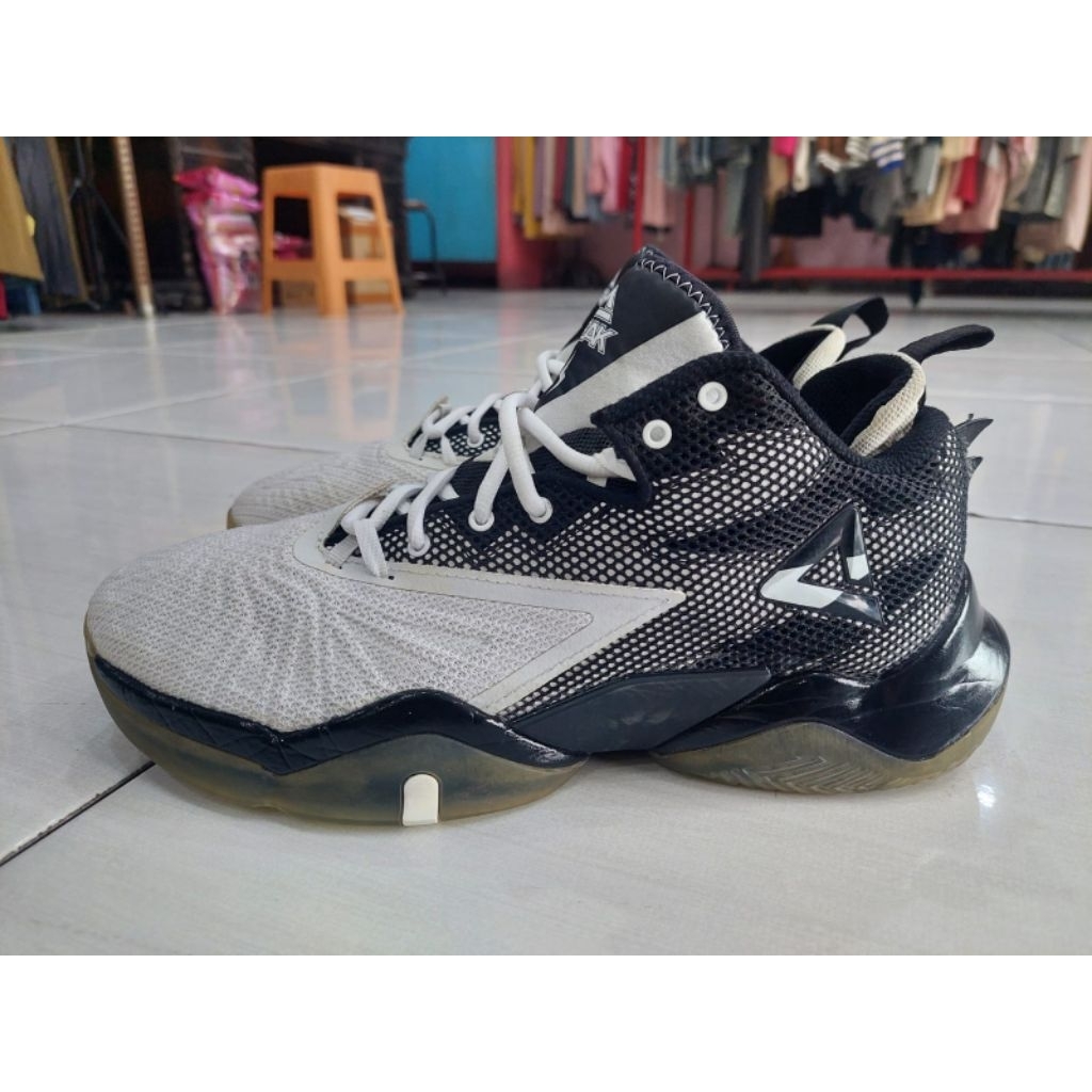 sepatu Basket PEAK size 44.5