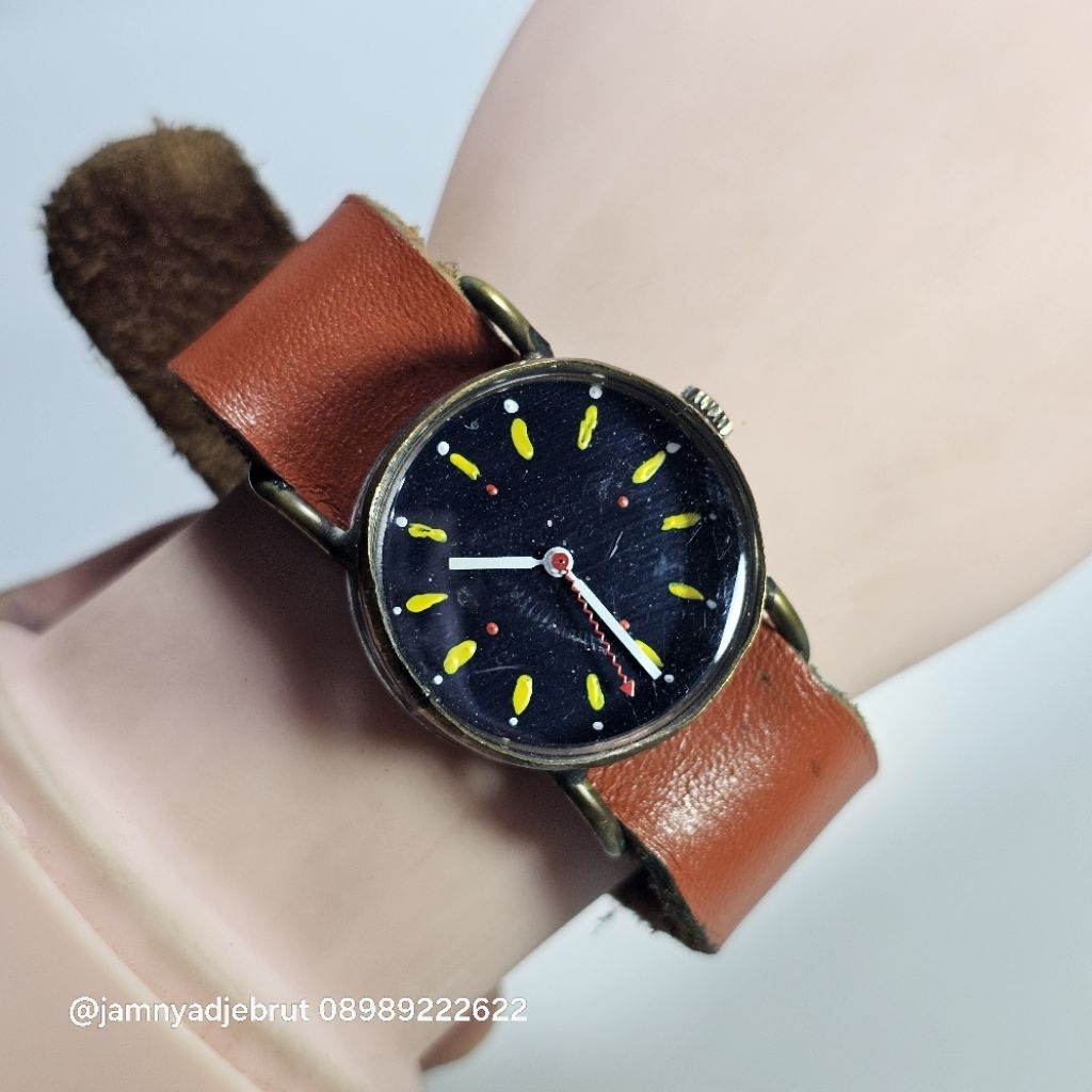 Jam Nobrand Vintage Body Seperti Kaleng Rusty Bekas