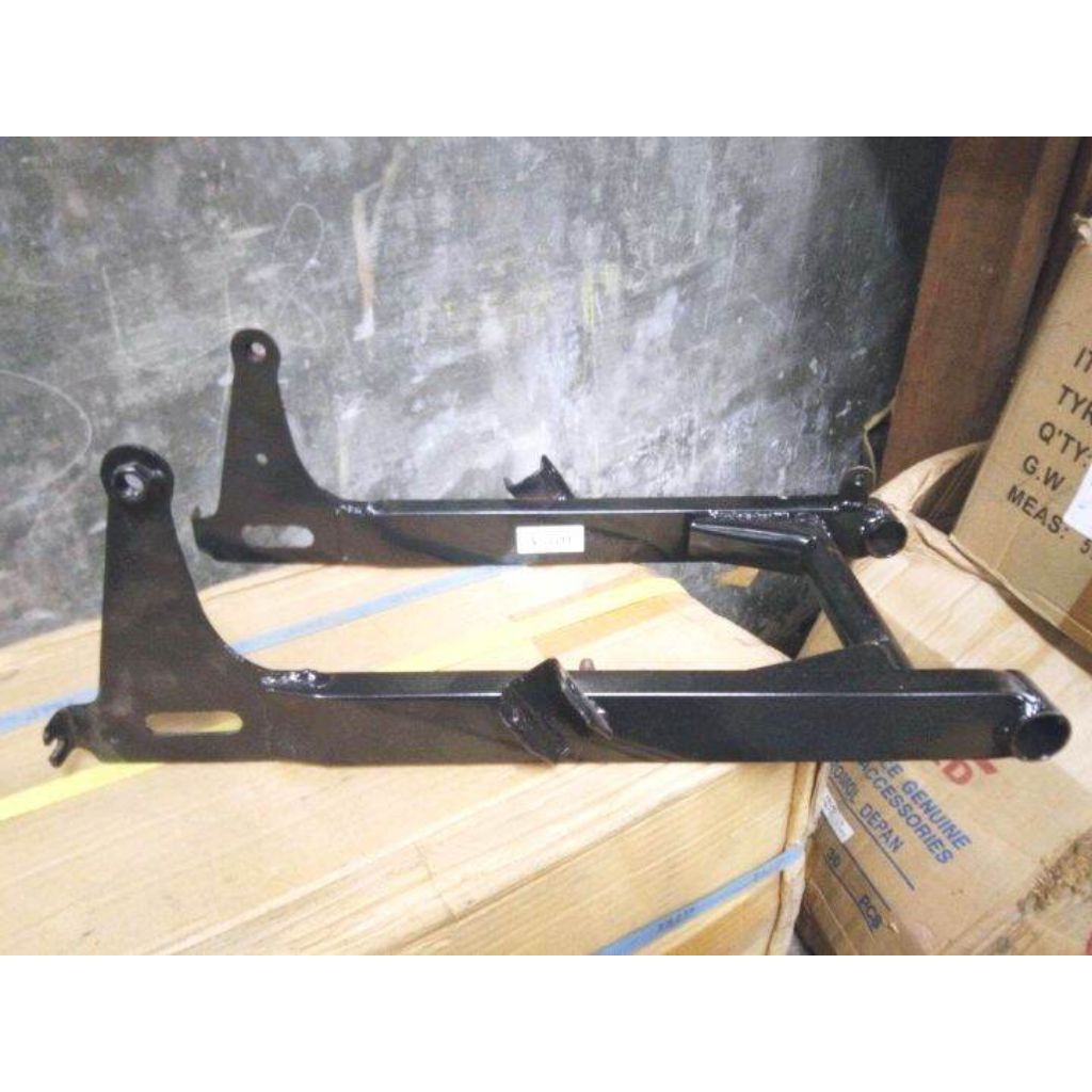 SWING ARM YAMAHA V75 V80 ORIGINAL CKD