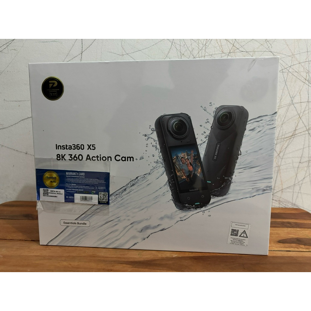 Insta 360 X5 Essential Bundle