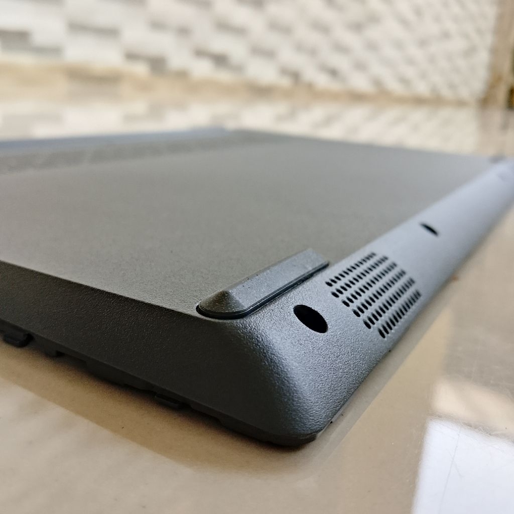 Karet Bantalan Kaki Laptop Lenovo IP 3-14ITL6 IP 1-14IGL7 Warna Abu Tua Rubber Feet Strips