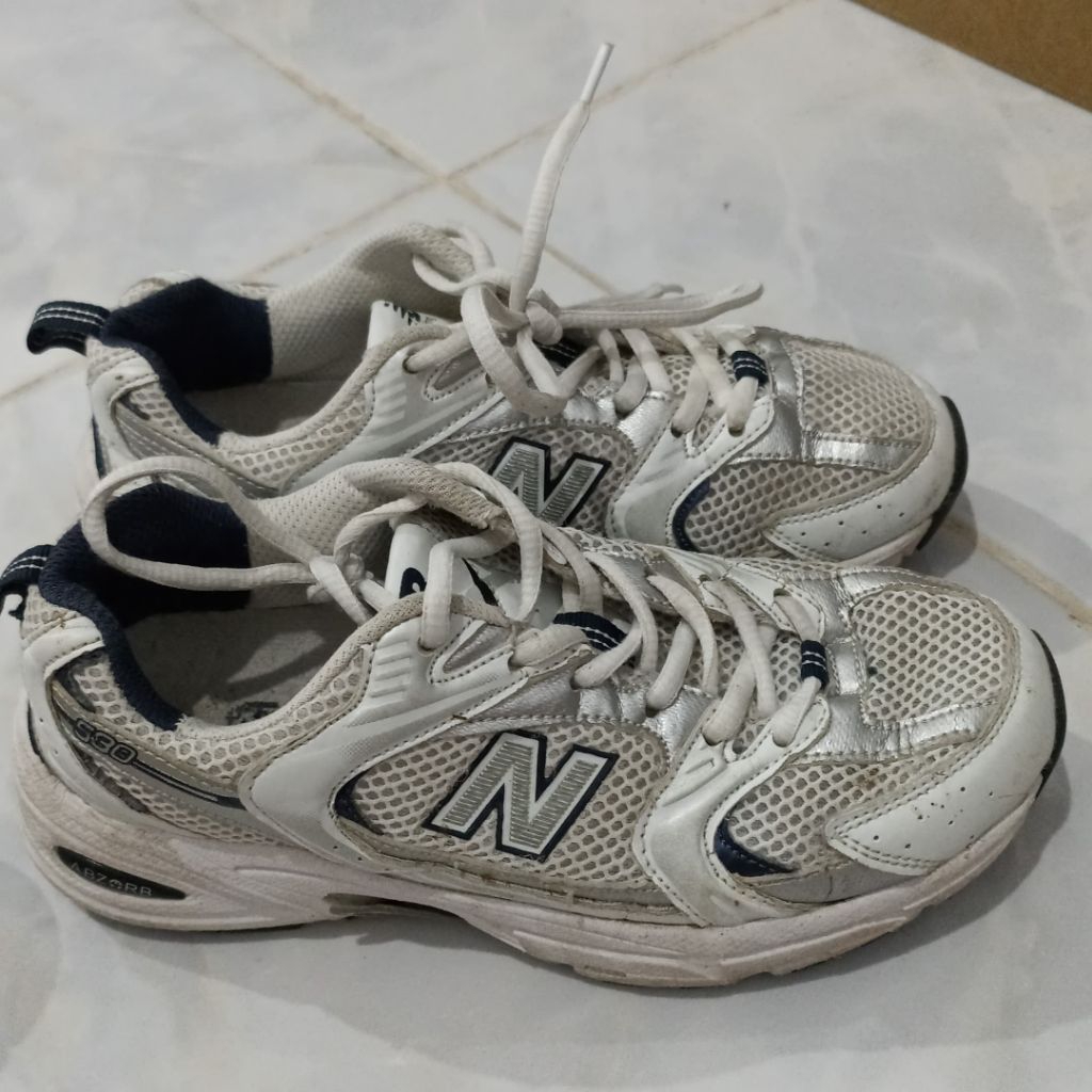 Preloved Sepatu NB 530