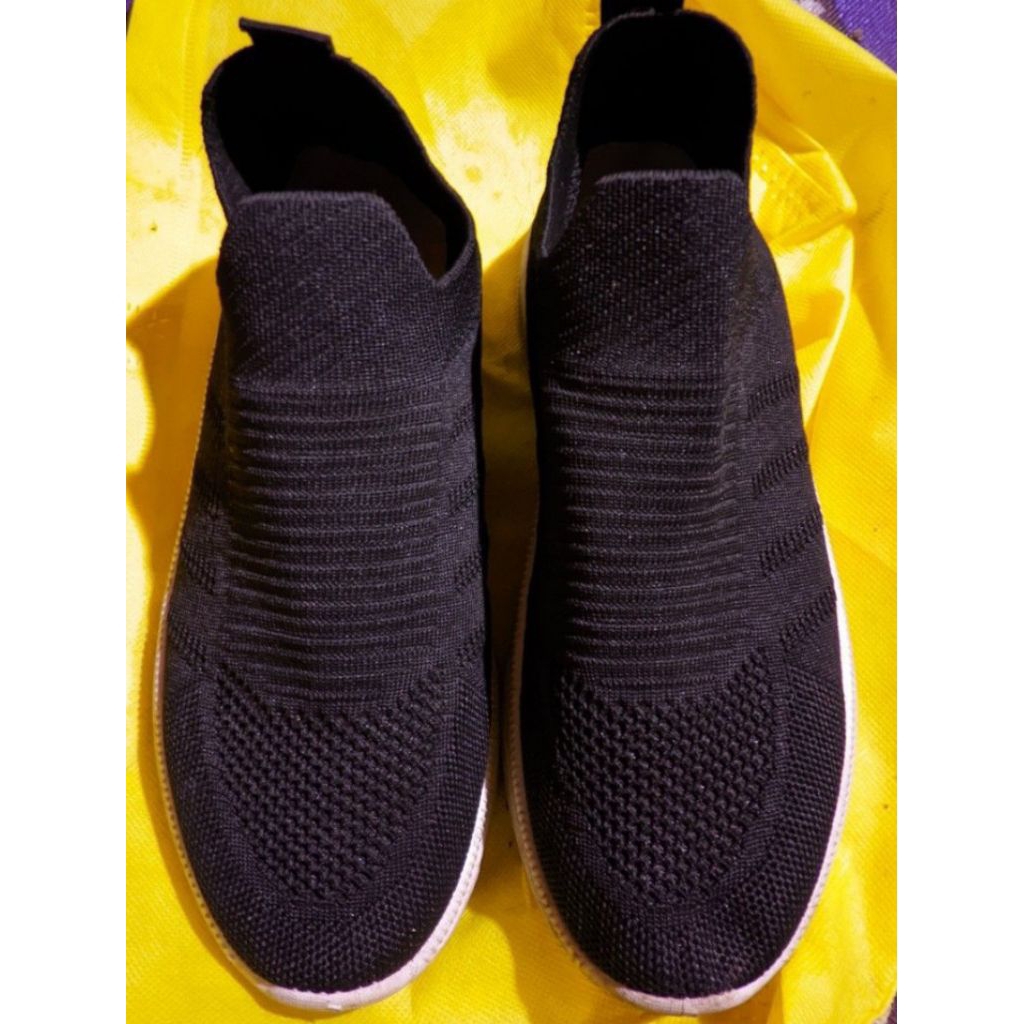 PL Sepatu Batavia Hitam Size 37