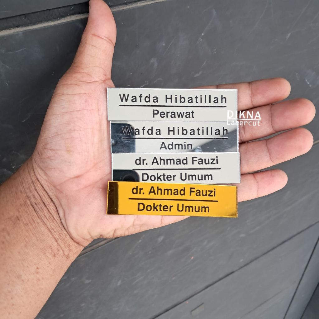 Name Tag Ukir Grafir / Nama dada Medis / Nama Dada guru / NameTag