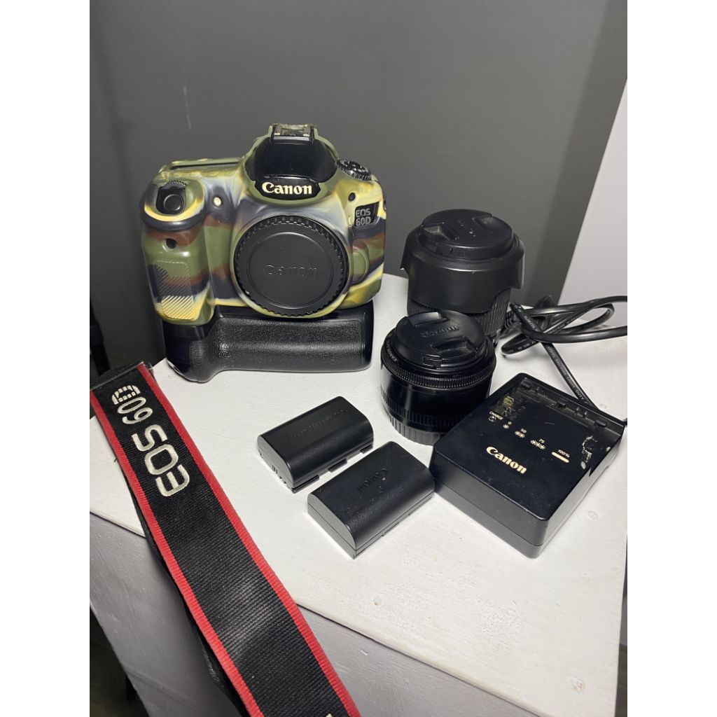 KAMERA CANON 60D + Lensa Kid 18-55MM Is + Lensa Fix 50MM + bonus