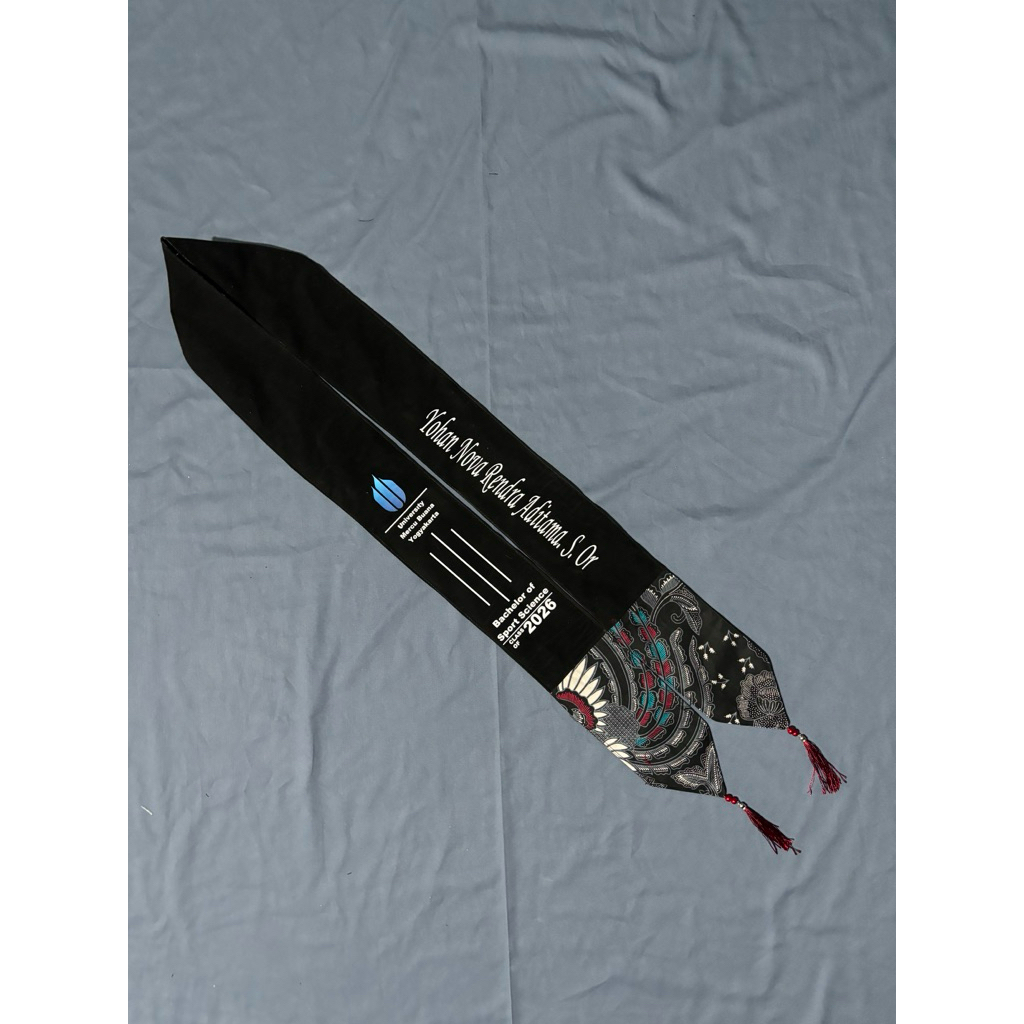 SELEMPANG WISUDA KAIN BATIK