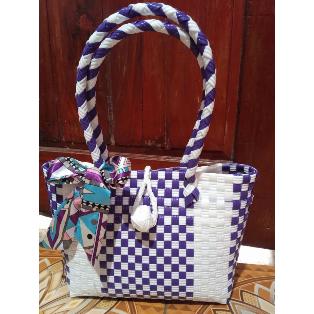 Tas anyaman tali jali