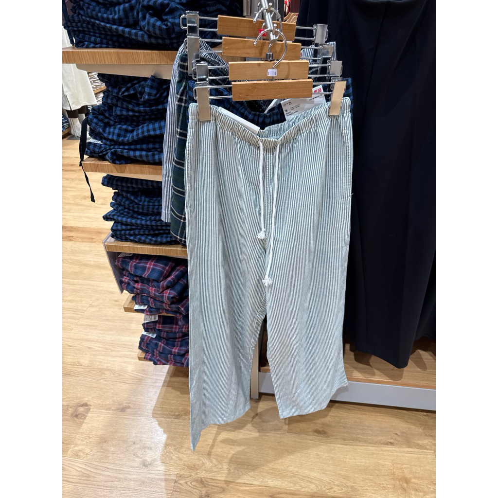 Uniqlo Celana Rileks Linen Sale