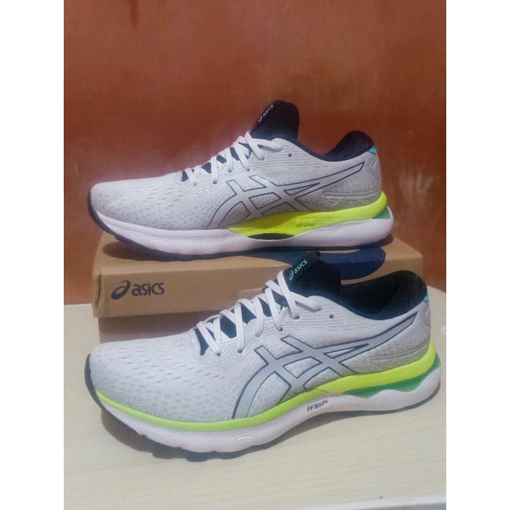 sepatu volli/running second size 45