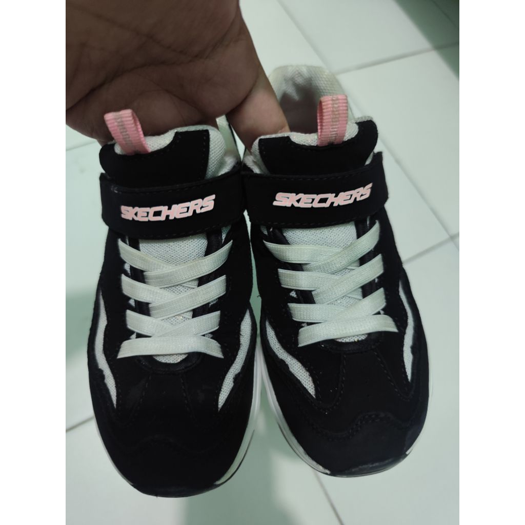 Sepatu Sekolah Anak Skechers
