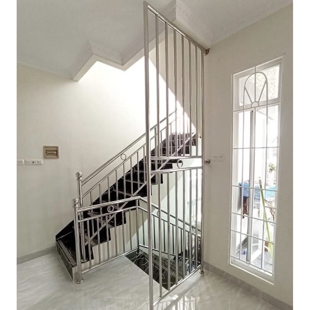 Railing Tangga Stainless Minimalis • Pegangan Tangga Full Stainless • Jasa Pasang Madiun Ponorogo