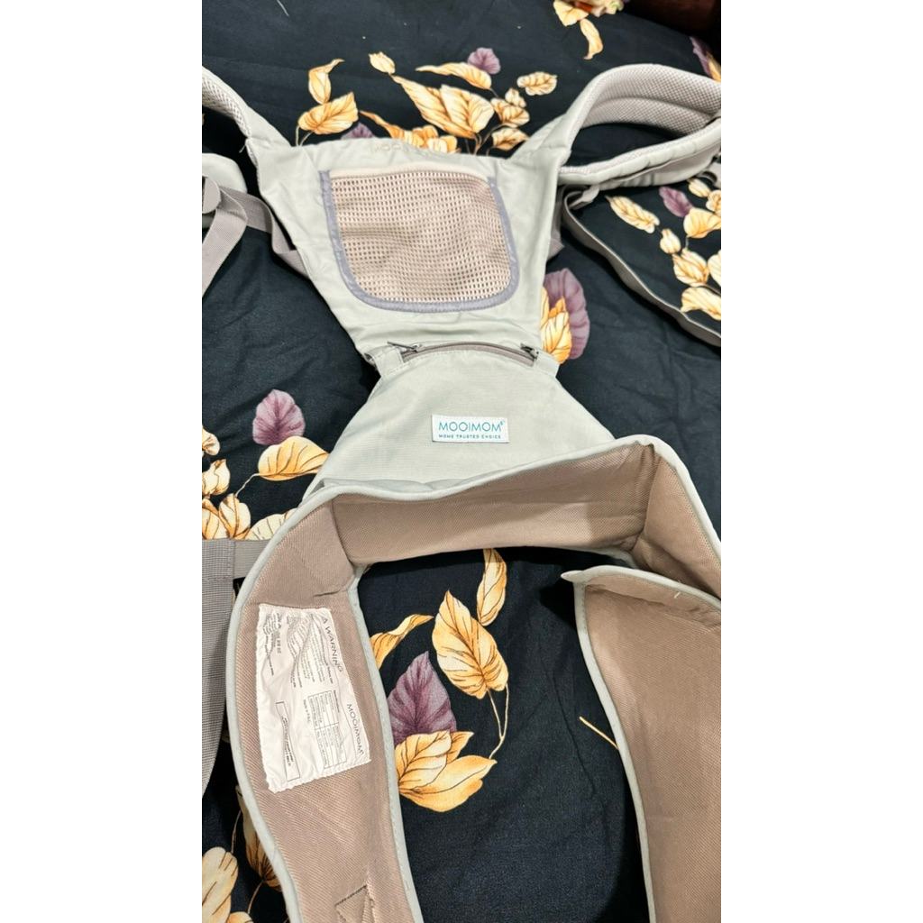 Gendongan bayi Mooimom Hipseat Preloved