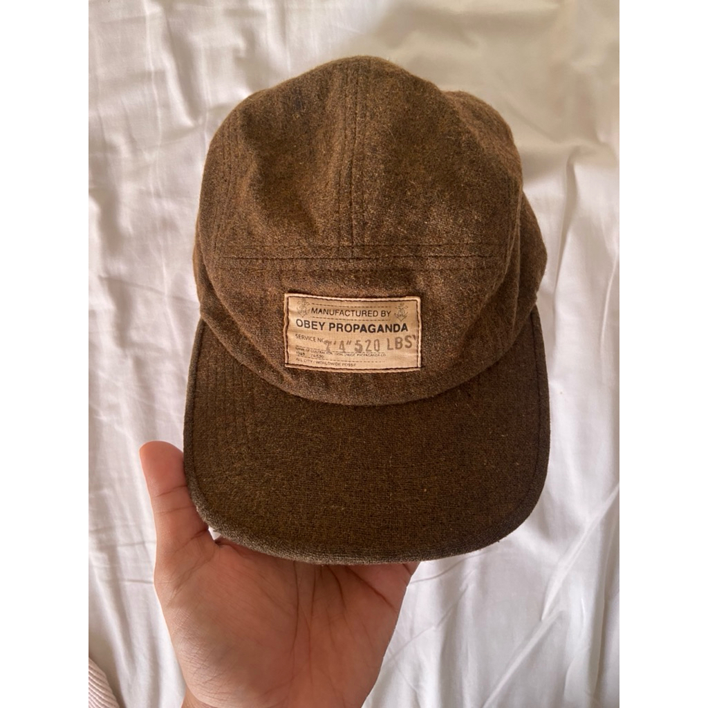 Cap 5 Panel Obey