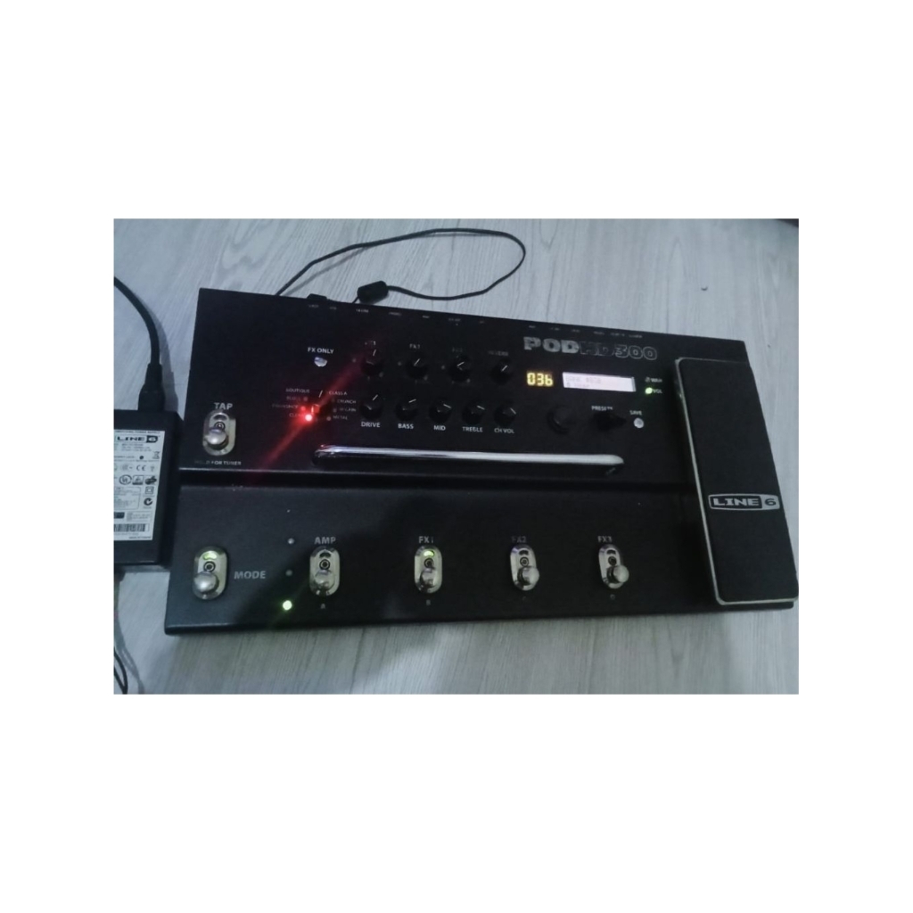 Epek LINE 6 POD HD300