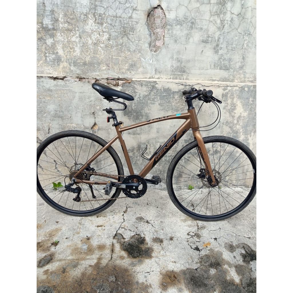 sepeda hybrid genio sweep r 700c bekas mulus