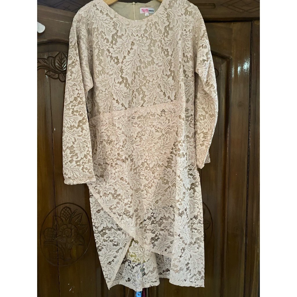 Baju brukat kondangan warna cream