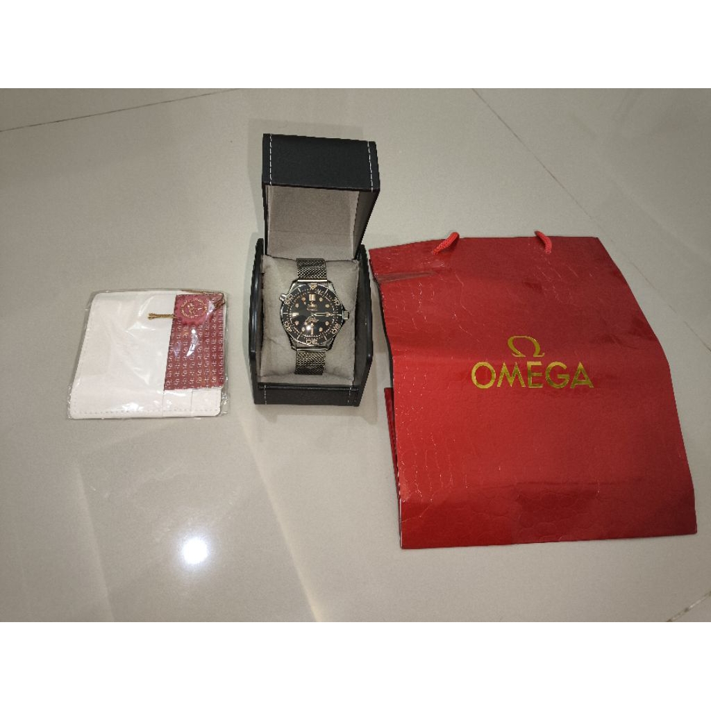 Omega Seamasters 007