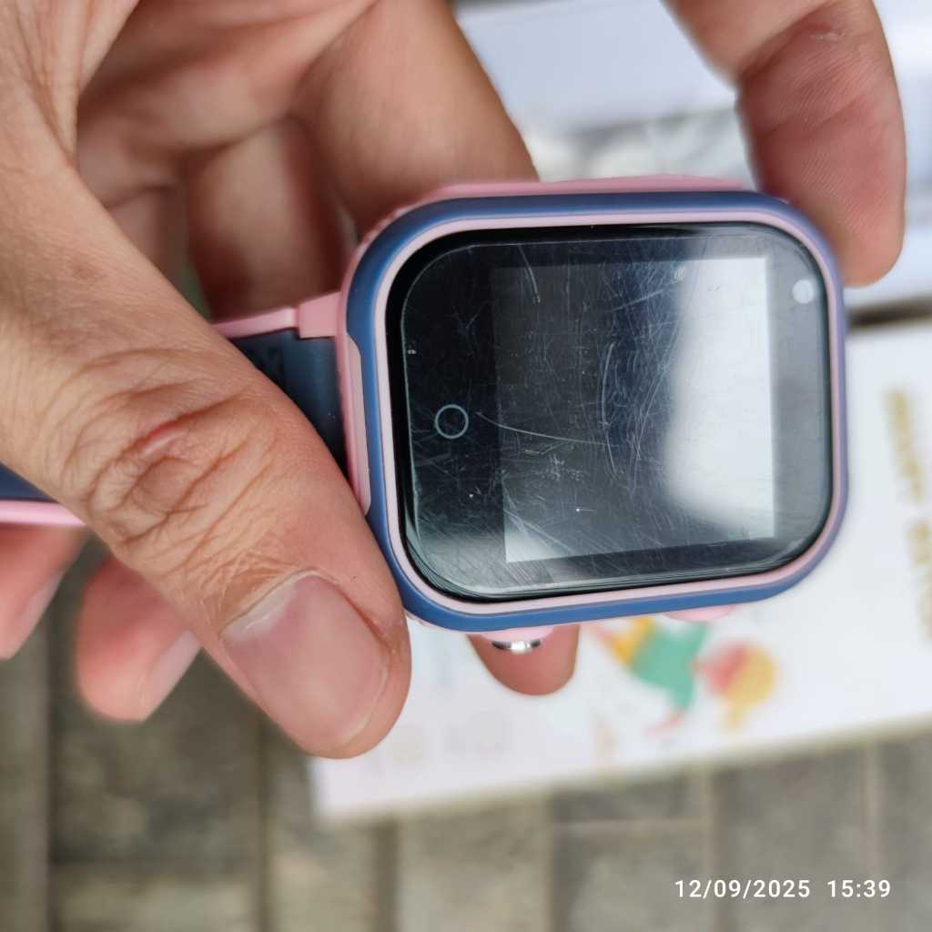 Second Bekas Jam tangan anak 4G Video call telepon anti air waterproof Gps Digital Smartwatch Kids S