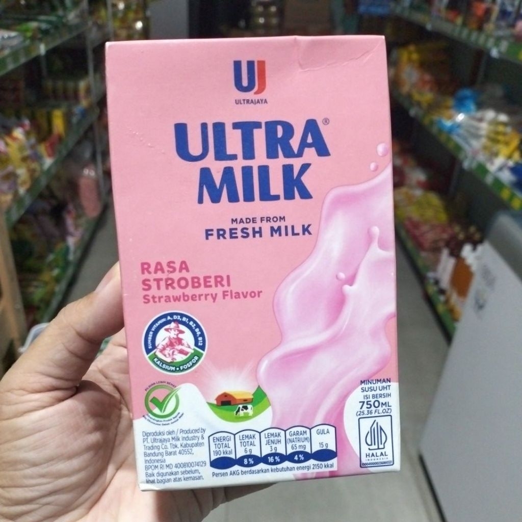 Ultra Milk Stroberi 750ml