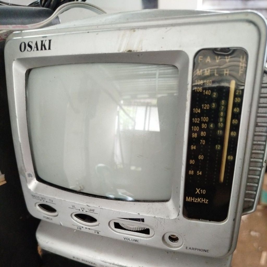 tv mini dijual buat display pajangan saja