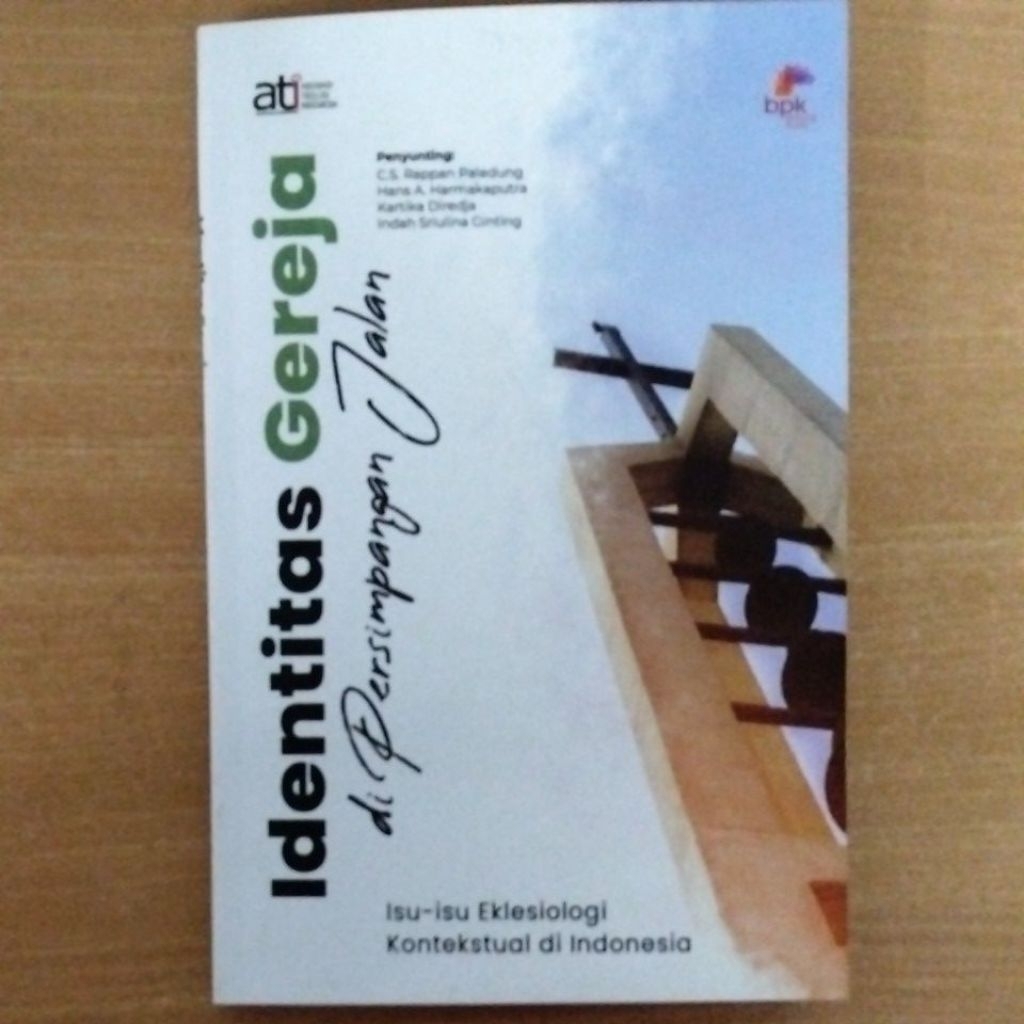 Identitas Gereja di Persimpangan Jalan (Isu-Isu Eklesiologi Kontekstual di Indonesia)