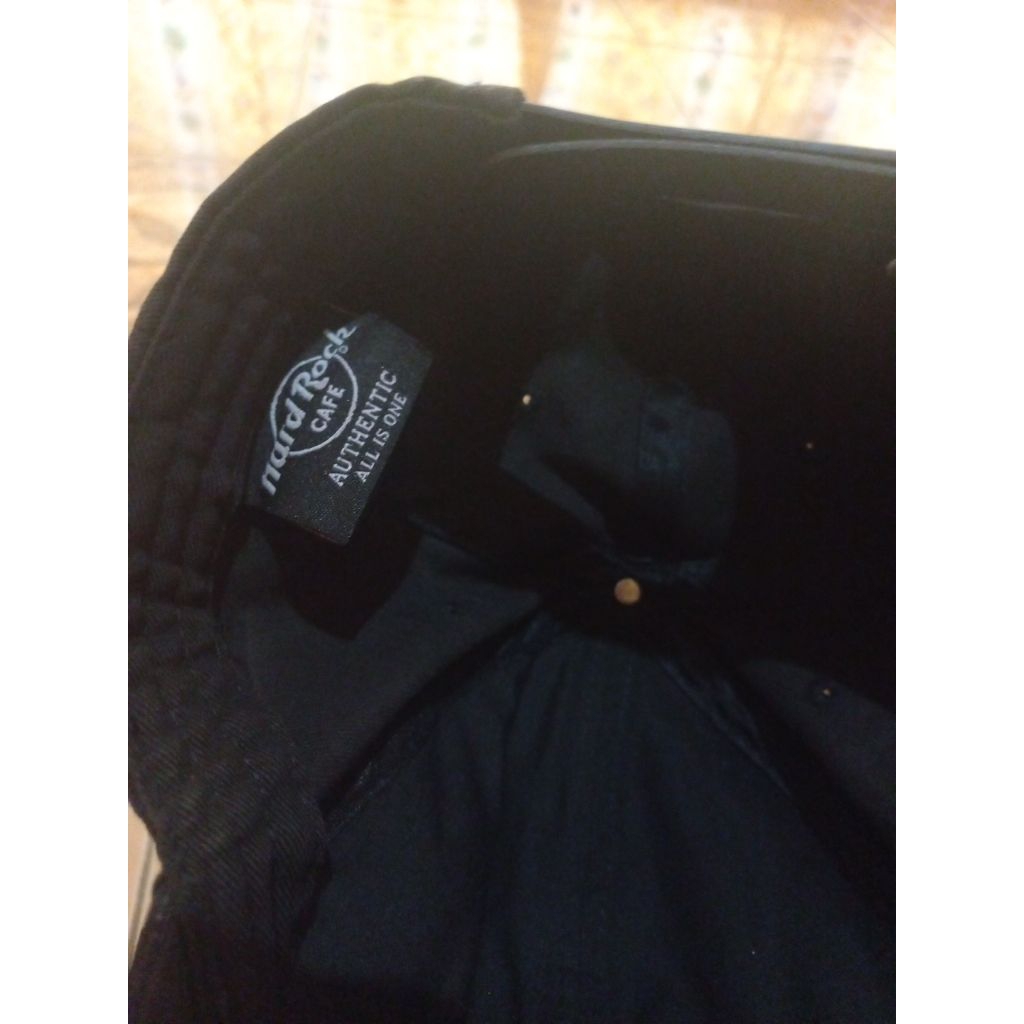 Topi Hard Rock Dubai