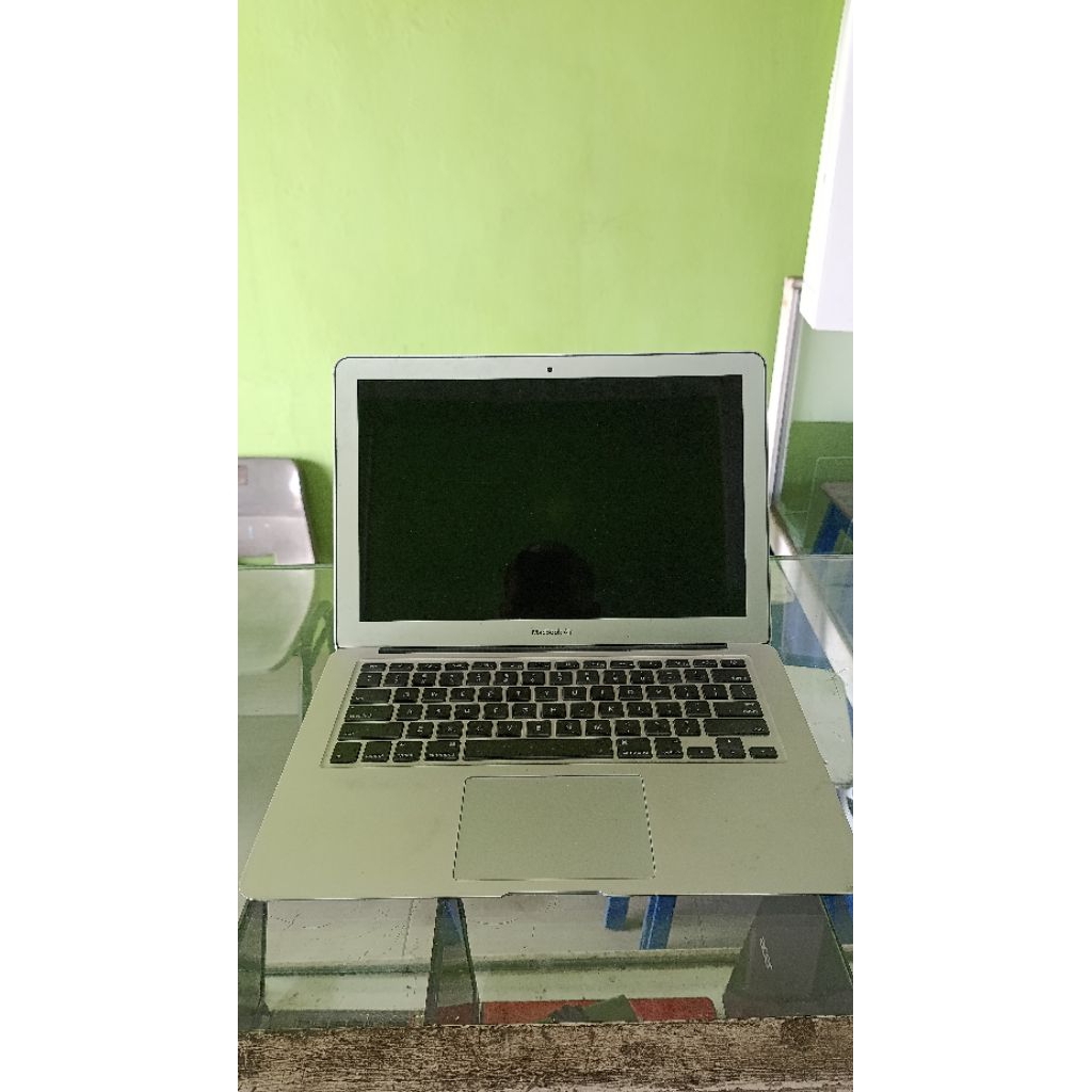 Macbook Air 13 inch EMC 2632 matot