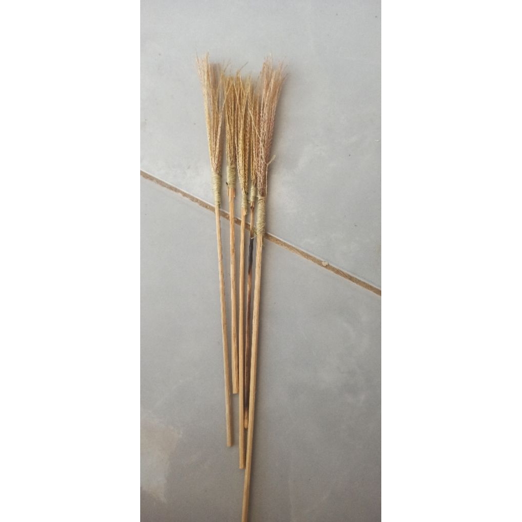 gere/kilikan jangkrik rumput bunga alam