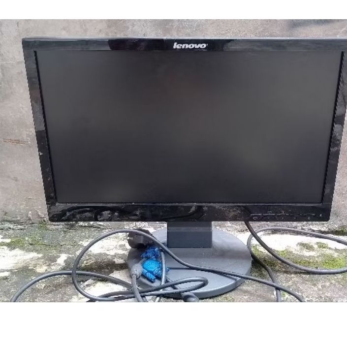 Monitor LED Lenovo 18,5 inch model LI1921wA  bekas( saran menggunakan instantgrab/gosend), botol air