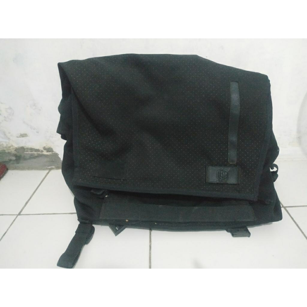 messenger bag
