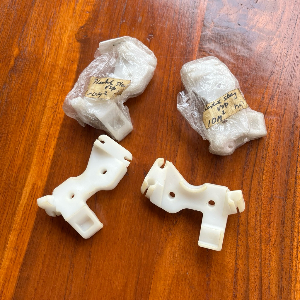 Gigi Palsu Penahan Kabel Stang Gas & Porsneling Vespa Super Sprint