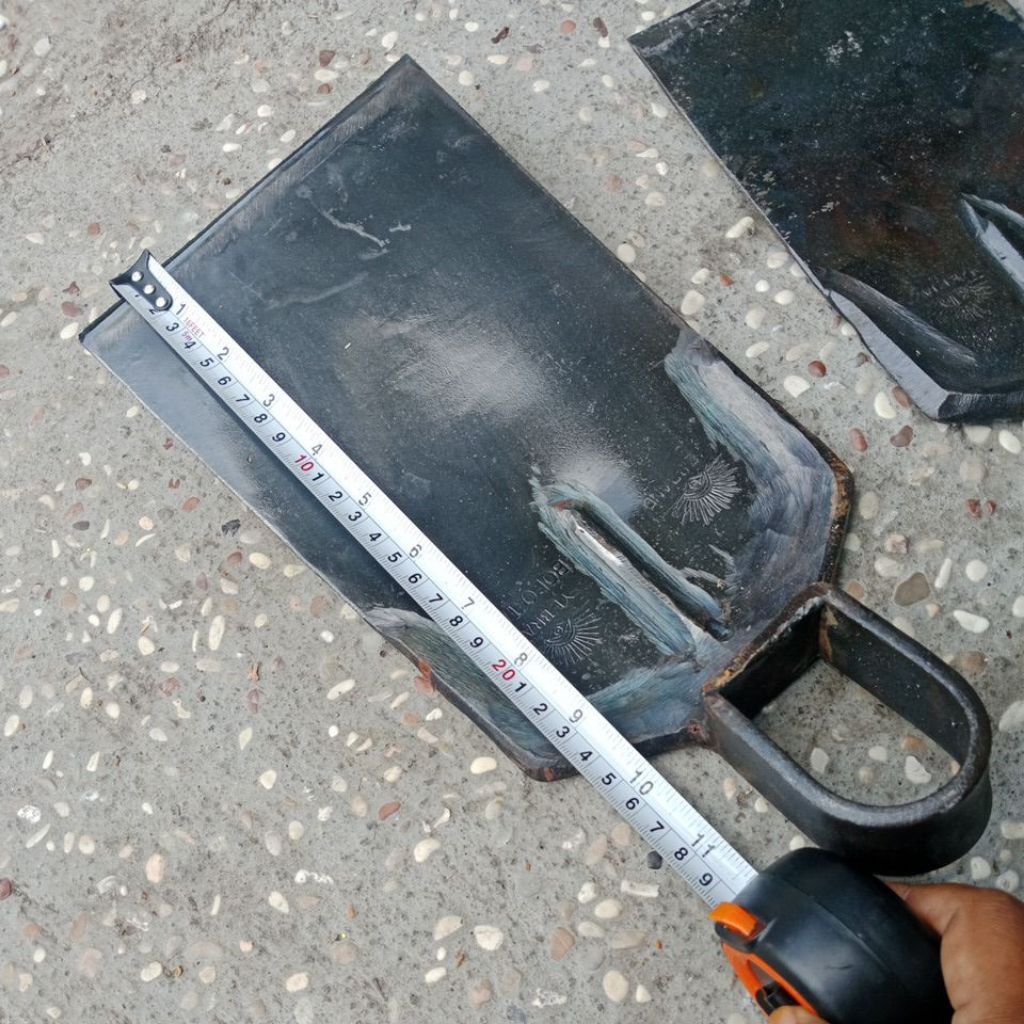 Cangkul tanah besar, membersihkan rumput, cangkul sawah