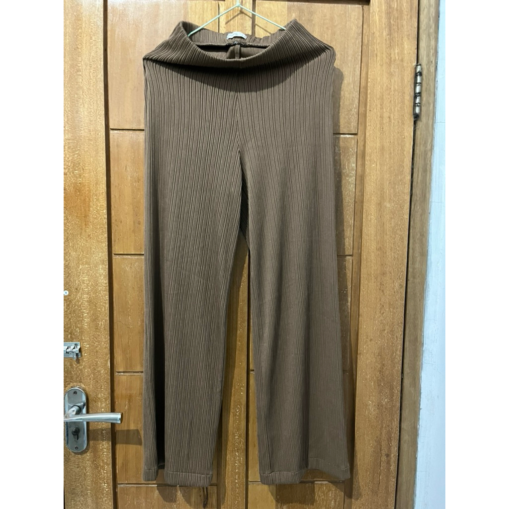 Preloved Yeona Pants